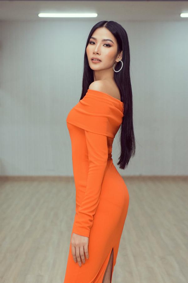 Đối thủ mạnh nhất Miss Universe 2019 nhá hàng khả năng catwalk, Hoàng Thùy nên dè chừng-1