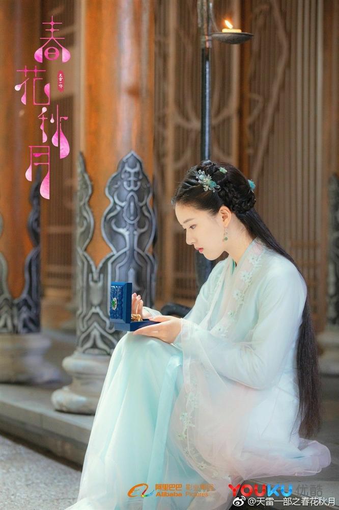 Rộ tin Triệu Lệ Dĩnh bị đoàn phim bạc đãi, phải mặc trang phục cũ của đàn em-5