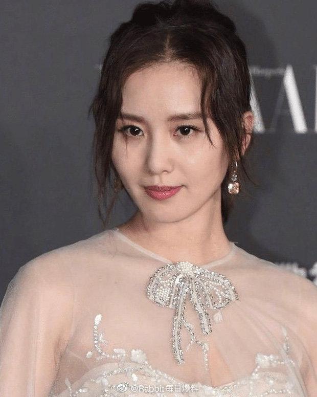 Ảnh zoom chưa qua photoshop: Triệu Lệ Dĩnh lộ mặt mệt mỏi, bọng mắt thâm - Angela Baby trẻ như gái đôi mươi-4