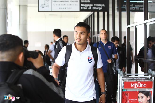 Không chỉ HLV thủ môn, hé lộ hình ảnh hậu vệ Thái Lan cũng tham gia khẩu chiến gắt với thầy Park-5