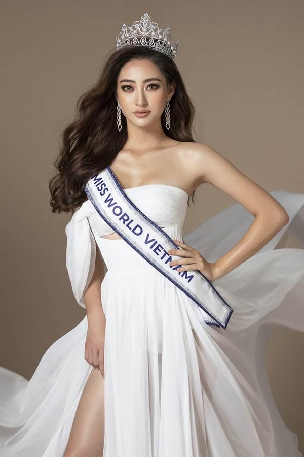 HOANG MANG: Thí sinh Miss World 2019 đã tề tựu ở Anh, Lương Thùy Linh vẫn chưa lên đường-1