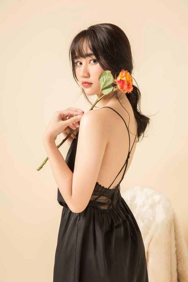 Cảnh nóng táo bạo của loạt mỹ nhân chưa 18 tuổi gây sốt dư luận-1