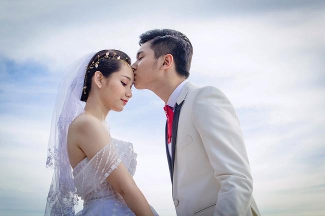 Cảnh nóng táo bạo của loạt mỹ nhân chưa 18 tuổi gây sốt dư luận-5