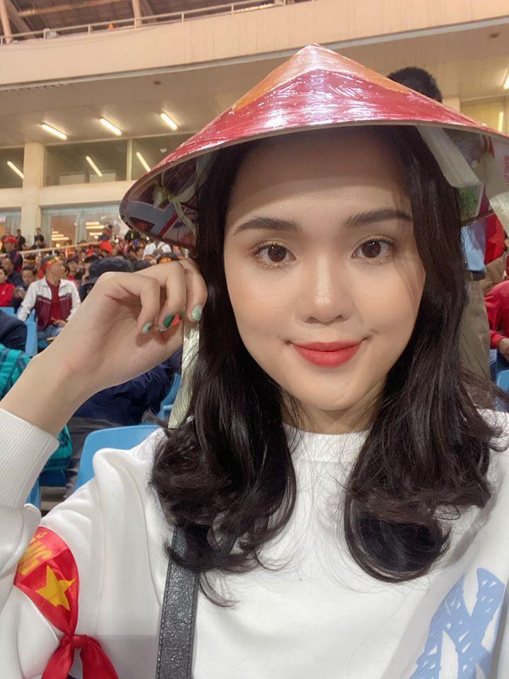 Bạn gái Đỗ Duy Mạnh khoe ảnh tự đăng xinh lung linh nhưng nhìn ảnh được tag làm ai cũng bất ngờ-1