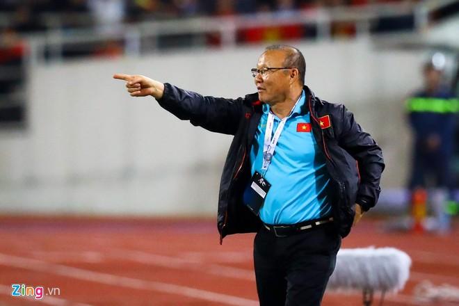 Trợ lý HLV Thái Lan xin lỗi sau vụ khiêu khích thầy Park-3