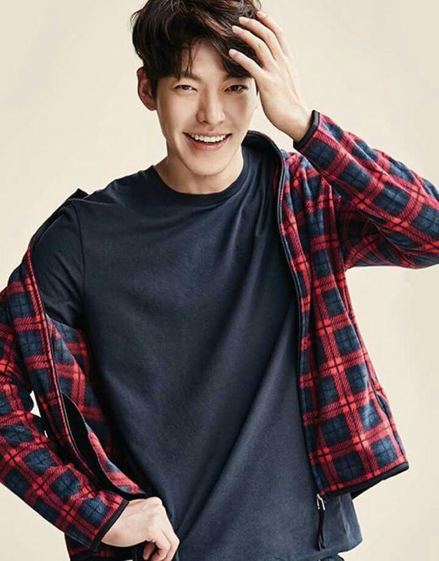 Kim Woo Bin xác nhận tham dự lễ trao giải thưởng điện ảnh Rồng Xanh lần thứ 40 được tổ chức tại Paradise City, Incheon. Đây là lần xuất hiện công khai đầu tiên trước công chúng của Kim Woo Bin sau 2 năm 6 tháng điều trị căn bệnh ung thư vòm họng.