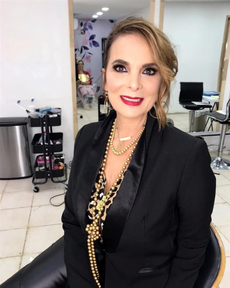 Bản tin Hoa hậu Hoàn vũ 21/11: HHen Niê chặt đẹp Hoàng Thùy khi lên đồ y chang phong cách-4