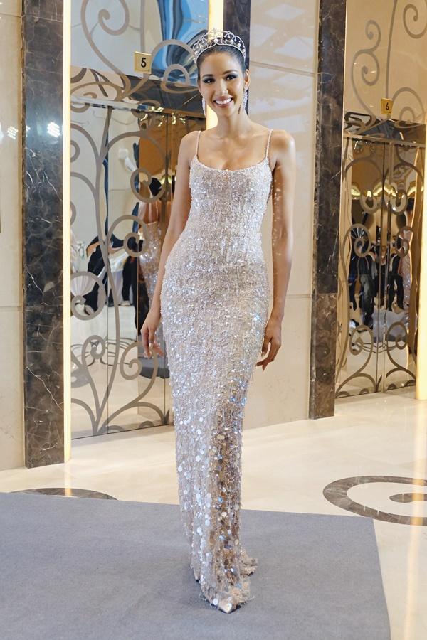 Cafe phin sữa đá trở thành quốc phục chính thức của Hoàng Thùy tại Miss Universe 2019-1