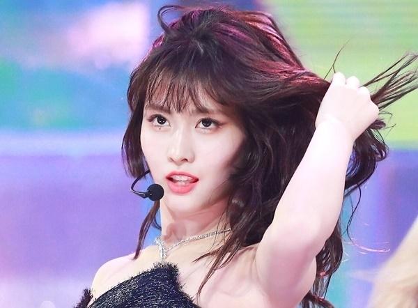 Momo (Twice): 