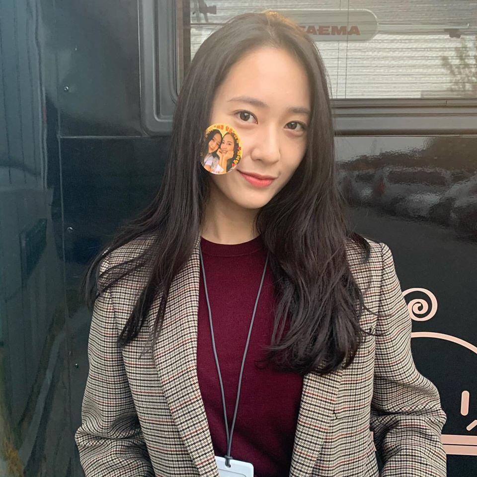 Công chúa băng giá Krystal bị chê tăng cân, xuống sắc-10