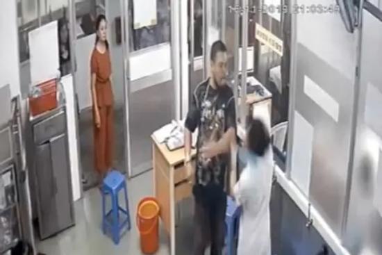 Vụ nữ điều dưỡng bị đánh: Đình chỉ công tác nữ hộ sinh 'kích động' chồng