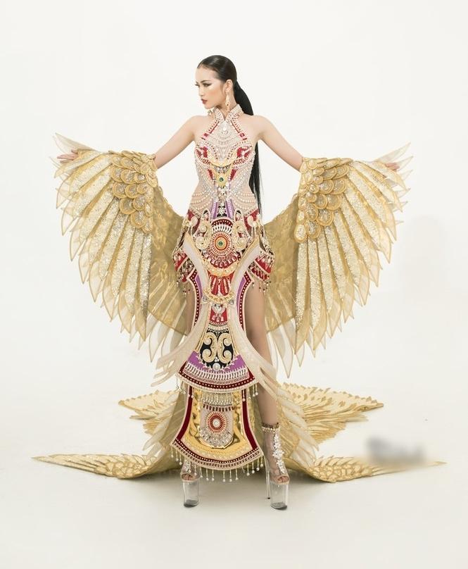 Sau lùm xùm quỵt tiền, đổi nhà thiết kế ngay phút chót, Ngọc Châu khoe bộ trang phục dân tộc chính thức tại Miss Supranational 2019-2