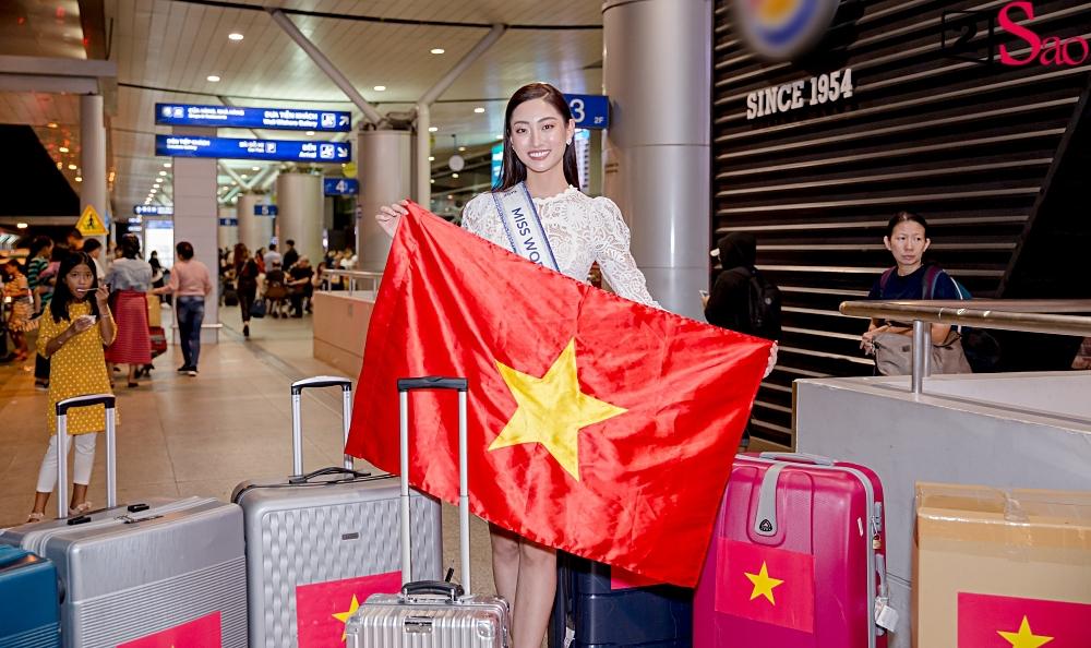 Dàn hoa hậu đổ bộ sân bay lúc nửa đêm tiễn Lương Thùy Linh lên đường thi Miss World 2019-10