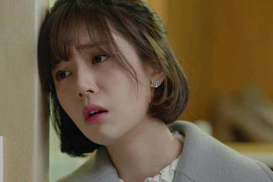 Chán nản nhìn mẹ anh đi dép rách tới nhà, ngày cưới tôi bất ngờ được trao 20 cây vàng