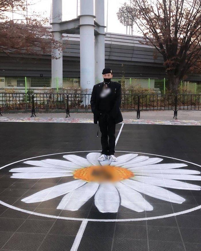 Chùm kín khăn để xuất hiện tại sự kiện kiểu này thì chỉ có thể là G-Dragon!-5