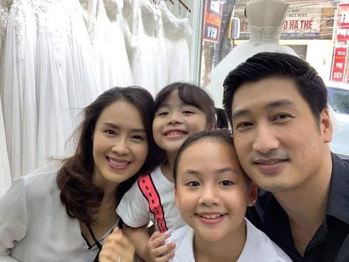 Loạt ảnh dự báo cái kết chẳng màu hồng của Hoa hồng trên ngực trái-7