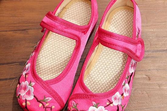 Muốn Thần Tài mở kho phát tài phát lộc, phải đặt 3 'bảo vật' sau dưới gầm giường, Ngài mới mỉm cười ưng ý