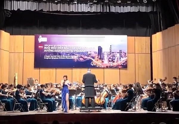 Giàu mà vẫn tiết kiệm: Làm vợ đại gia rồi nhưng Đông Nhi tiếp tục bị soi mặc lại váy cũ-7