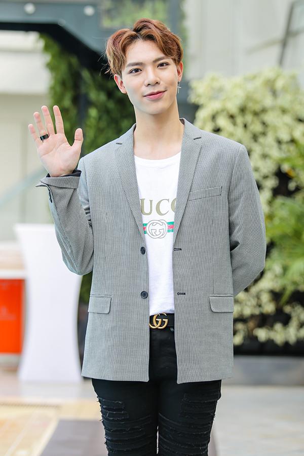 Cùng đáp trả tin đồn dao kéo: HHen Niê được khen ngợi, Hoàng Thùy bị chê thiếu khôn ngoan-6