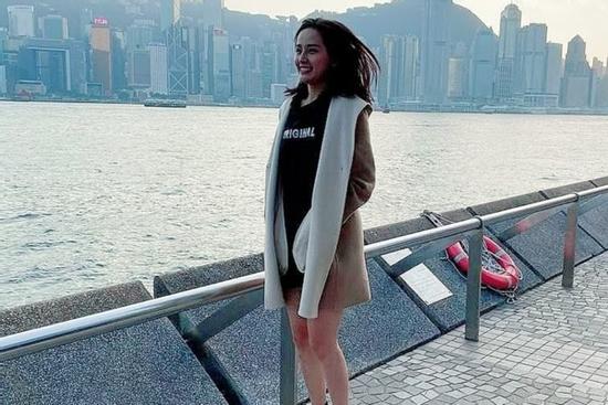 Cao 1m80 mà hoa hậu Mai Phương Thúy lên hình chỉ như mét rưỡi