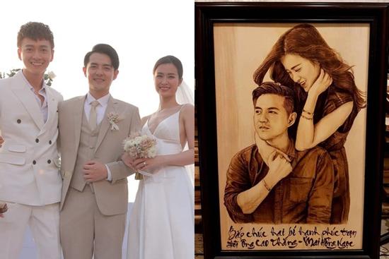 Ngô Kiến Huy tặng tranh chúc phúc Đông Nhi, dân mạng 'thấy mà tức' với dòng chữ trúc trắc