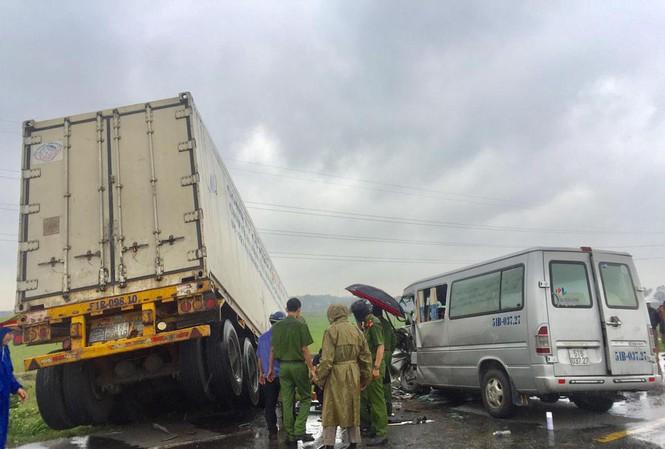 Vụ tai nạn 13 người thương vong: Giây phút đâm nhau, 2 xe chạy tốc độ bao nhiêu?-1