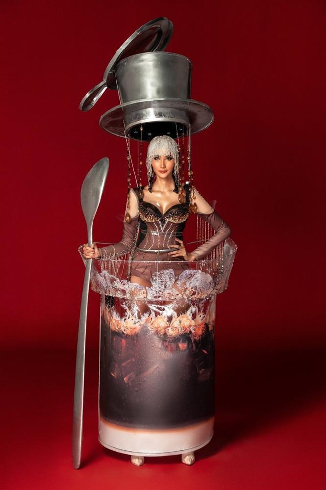 Lộ bản vẽ Cafe phin của Hoàng Thùy có áo choàng độc đáo, NTK khẳng định sẽ còn chỉnh sửa-1