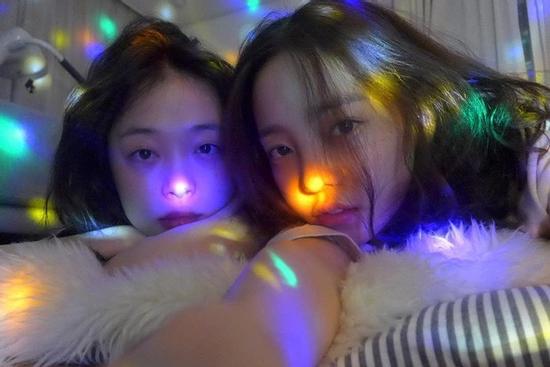 Khoảnh khắc còn mãi của đôi bạn thân Sulli và Goo Hara