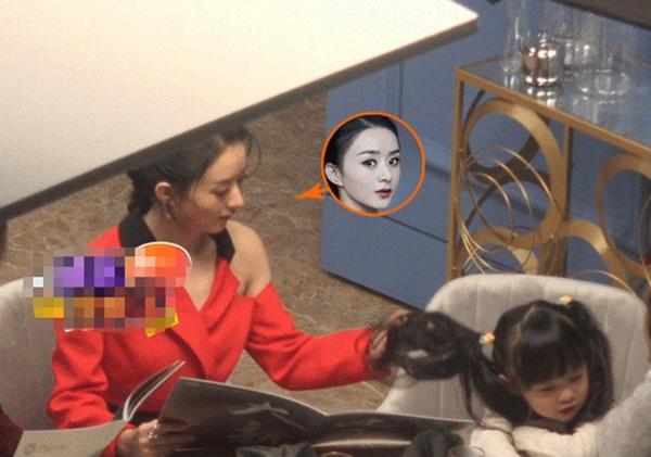 Triệu Lệ Dĩnh bị chê khi gượng gạo chăm sóc sao nhí trên phim trường-3