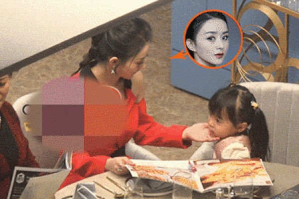 Triệu Lệ Dĩnh bị chê khi gượng gạo chăm sóc sao nhí trên phim trường