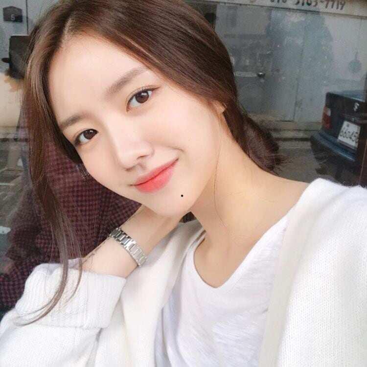 4 nốt ruồi của phụ nữ có tướng vượng phu ích tử, vợ có cả nhà thơm lây-4