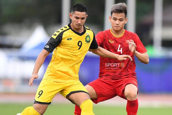 Không có tên trong danh sách, 'cầu thủ giàu nhất thế giới' vẫn ra sân thi đấu làm thầy Park bức xúc