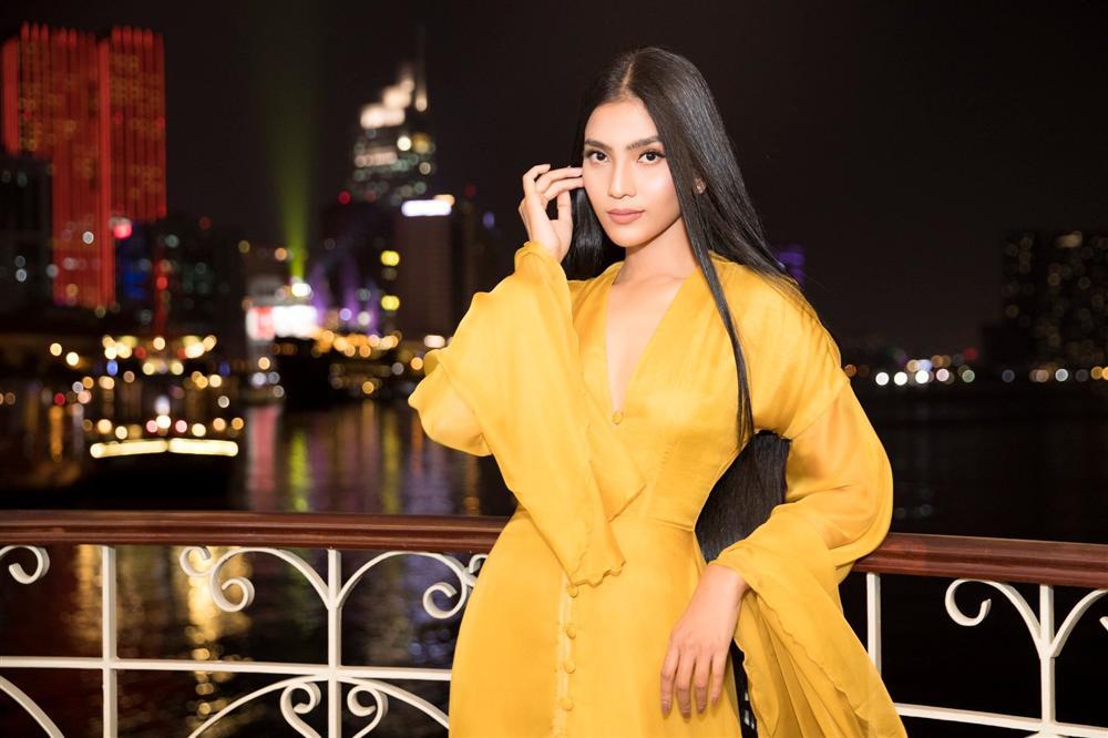 Bản tin Hoa hậu Hoàn vũ 25/11: Trương Thị May tung váy xuất thần, chặt từ HHen Niê đến mỹ nữ quốc tế-1