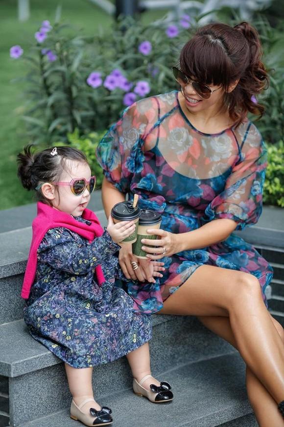 Mua đồ cho con toàn tiền triệu thanh lý chỉ vài trăm ngàn vẫn bị chê, Hà Anh đáp trả-1