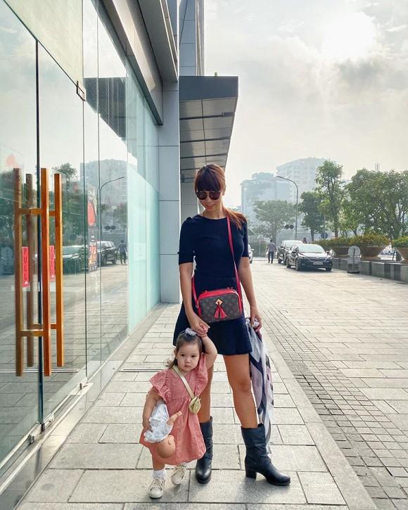 Mua đồ cho con toàn tiền triệu thanh lý chỉ vài trăm ngàn vẫn bị chê, Hà Anh đáp trả-5