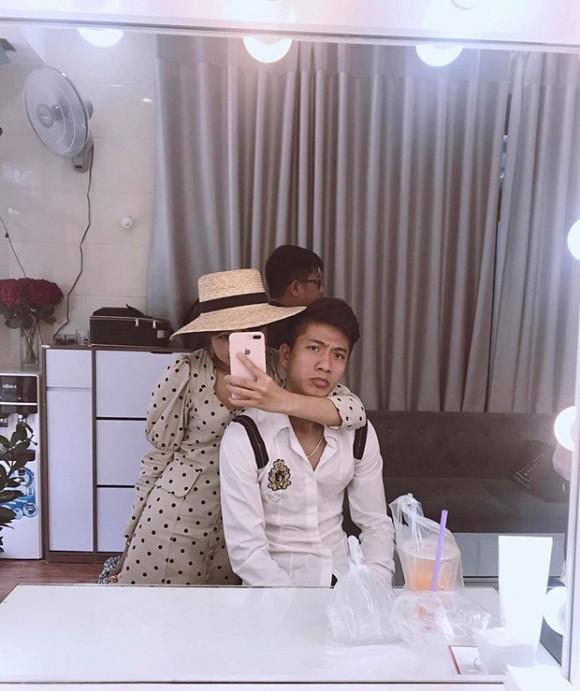 Phan Văn Đức cùng bạn gái hotgirl chụp xong ảnh cưới, để lộ chuyện đã về chung nhà-2