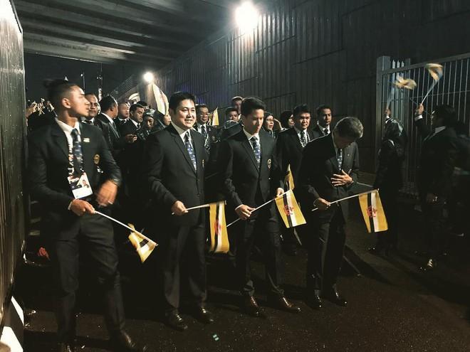 Cầu thủ giàu nhất thế giới chơi thân với anh họ là Hoàng tử Brunei-3