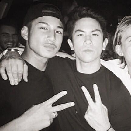 Cầu thủ giàu nhất thế giới chơi thân với anh họ là Hoàng tử Brunei-5