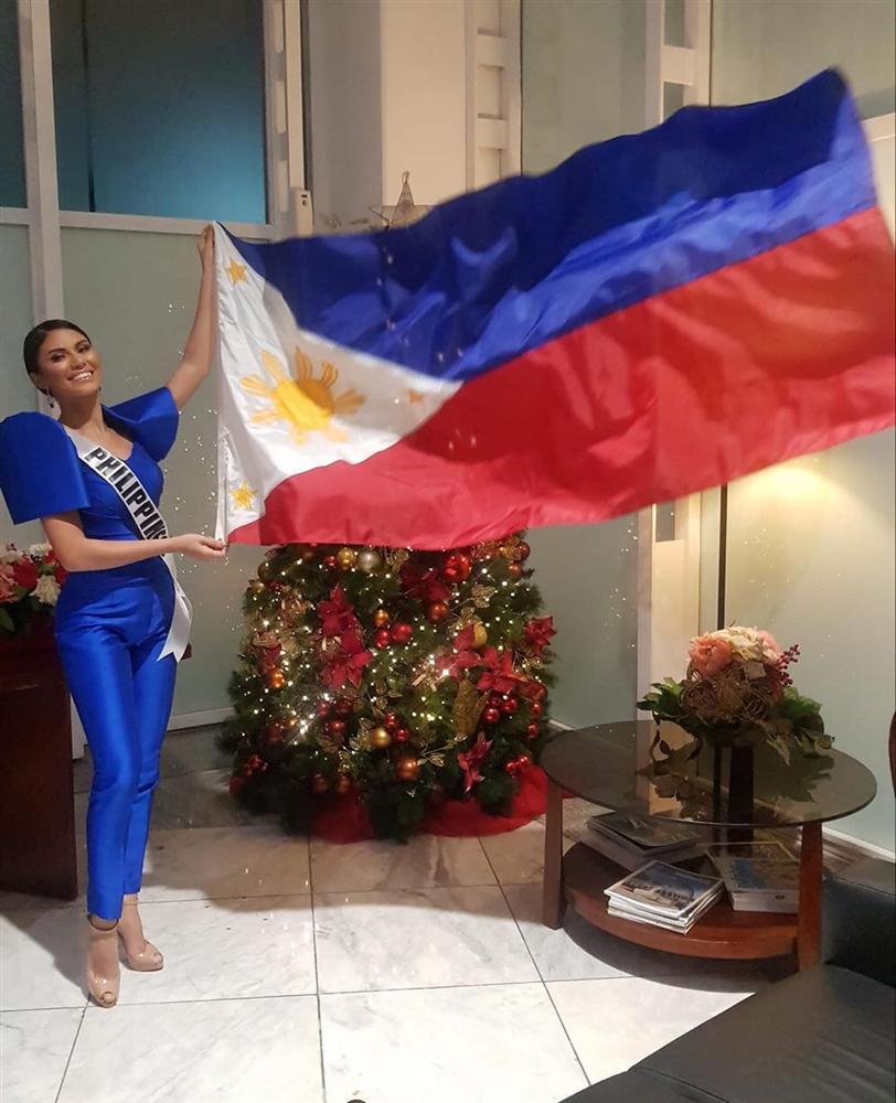 Thời trang sân bay của dàn mỹ nữ thi Miss Universe 2019: Hoàng Thùy sáng nhất phi trường ngay trong ngày đầu tụ hội-5