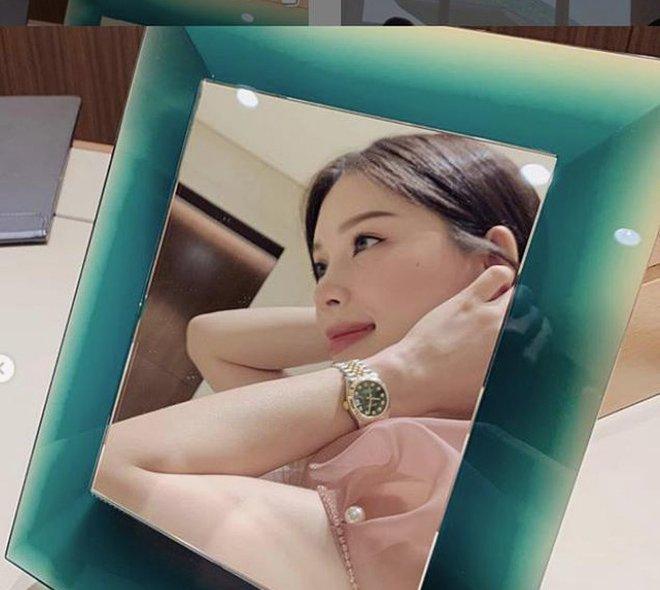 3 thiếu gia Việt chiều bạn gái: Người bỏ 350 triệu mua đồng hồ, người sắm xế hộp 13 tỷ-2