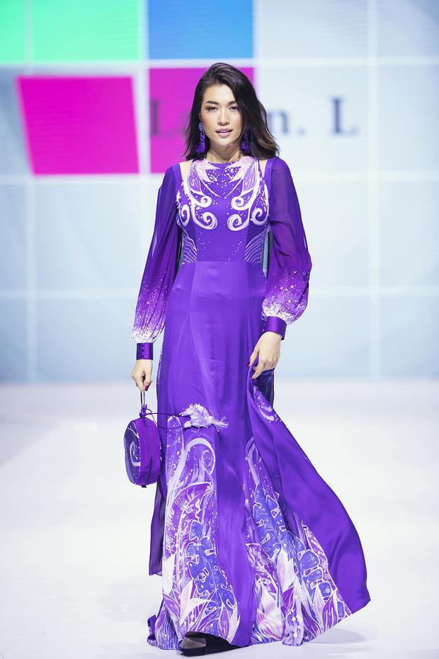 Tông tím sến sẩm được Hồ Ngọc Hà - Hương Giang mix&match cao tay từ thảm đỏ đến street style-8