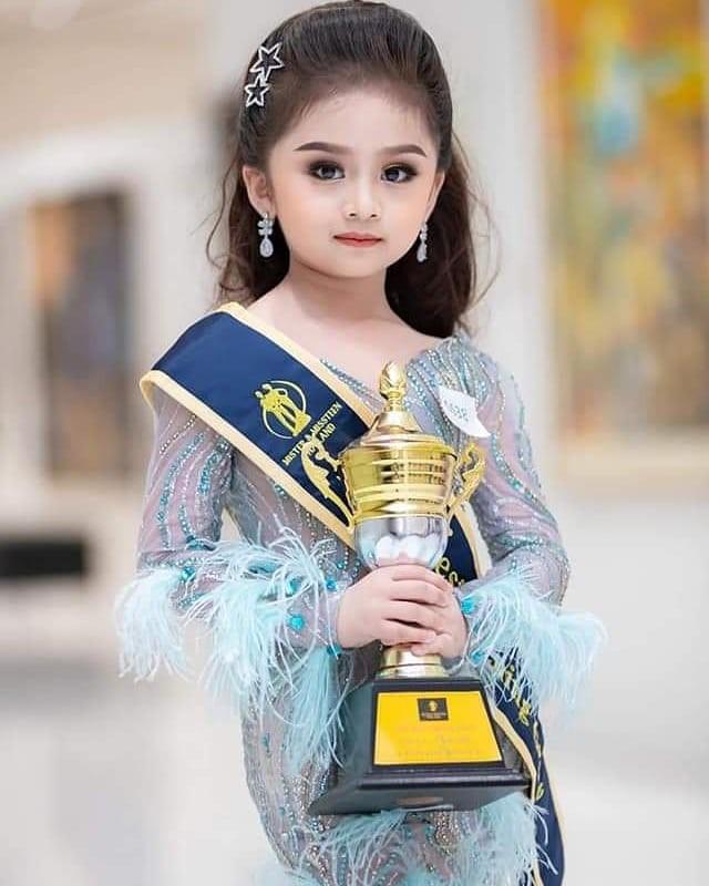 Cô bé 6 tuổi đăng quang Hoa hậu nhí Thái Lan 2019-1