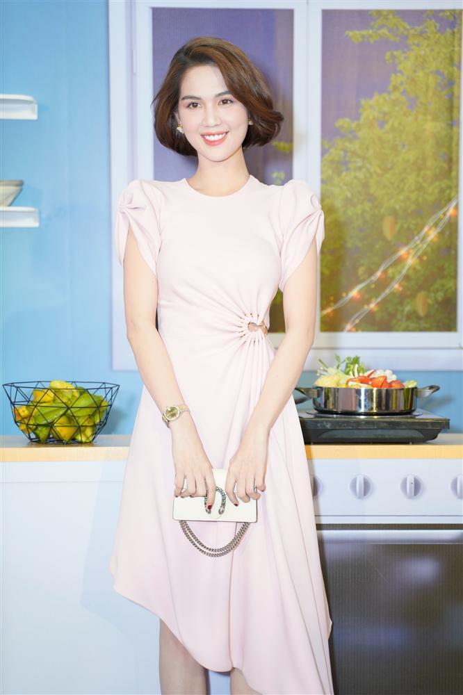 Đệ nhất sexy Ngọc Trinh bị nam nhi Hải Triều dập cho tắt nắng ngay lần đầu gặp gỡ-1