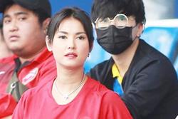 Bắt gặp 'thánh nữ' Maria Ozawa đi xem SEA Games, xuất hiện trên khán đài thu hút đấng mày râu