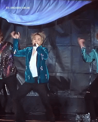 Jimin (BTS) ngã trầy chân, đổ máu khi nhảy dưới mưa vẫn nén đau cống hiến hết mình cho fan-3