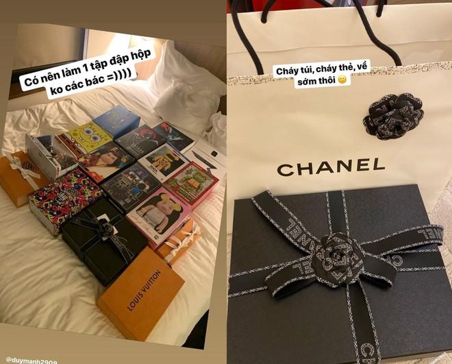 Duy Mạnh và bạn gái du lịch sang chảnh, mua sắm toàn đồ hiệu-1