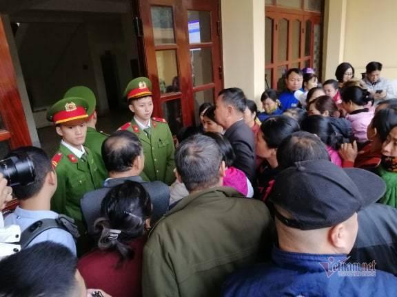 Nóng: Lần đầu tiên bố và chị gái nữ sinh giao gà bị sát hại ở Điện Biên xuất hiện-12