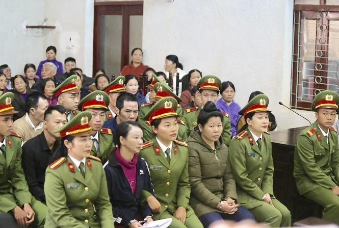 Mẹ nữ sinh giao gà gầy xọp khóc nức nở, chồng khẳng định gia đình không bao giờ mua bán ma túy-2