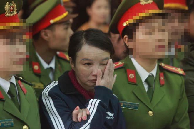 Mẹ nữ sinh giao gà gầy xọp khóc nức nở, chồng khẳng định gia đình không bao giờ mua bán ma túy-3