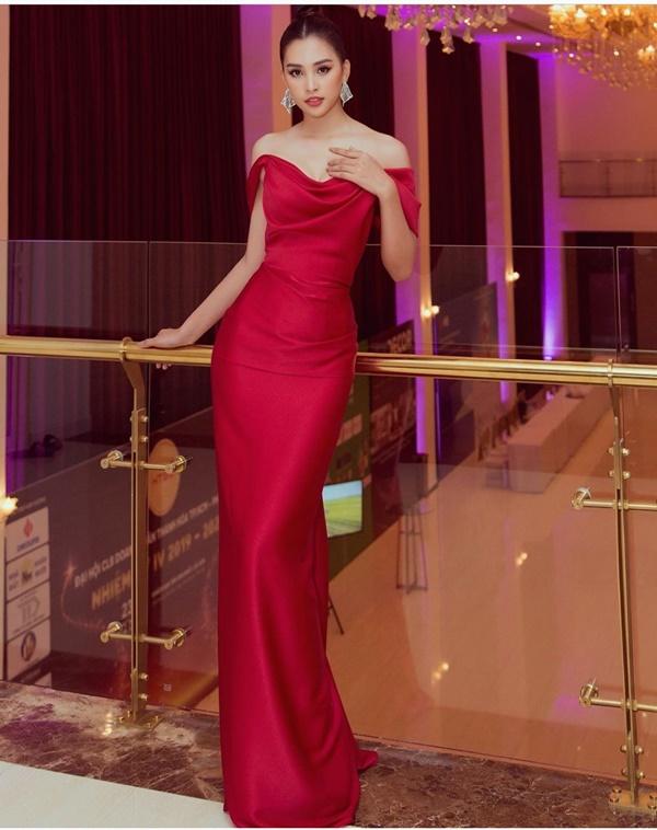 Hoa hậu Tiểu Vy khôi hài: "Thật ra xinh đẹp không quá khó. Chỉ cần bạn ảo tưởng là xong".